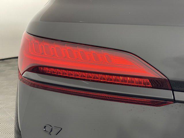 new 2025 Audi Q7 car, priced at $75,305