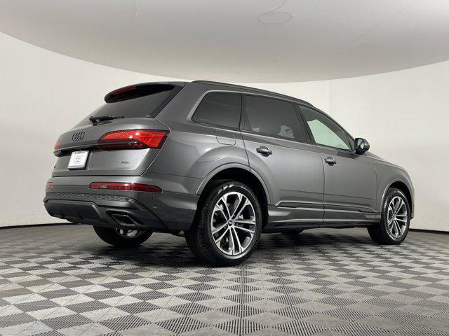 new 2025 Audi Q7 car, priced at $68,400