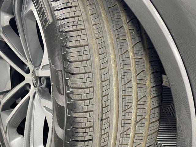 new 2025 Audi Q7 car, priced at $68,400