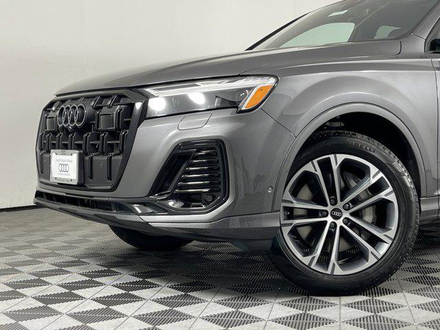 new 2025 Audi Q7 car, priced at $68,400