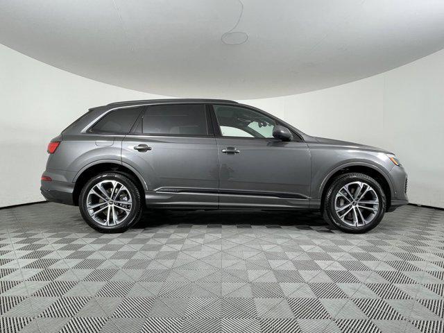 new 2025 Audi Q7 car, priced at $68,400