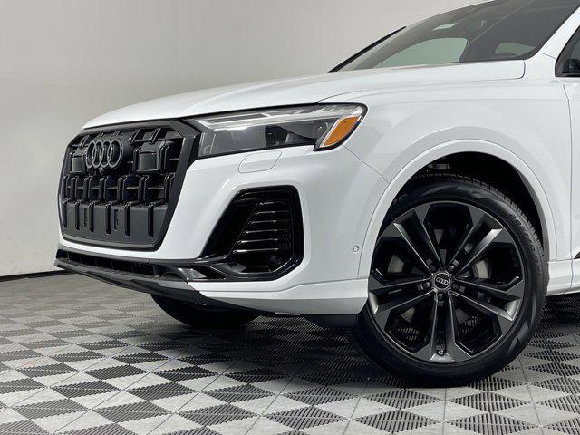 new 2025 Audi Q7 car, priced at $75,540