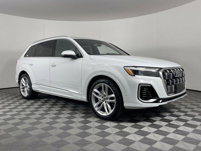 new 2025 Audi Q7 car, priced at $76,295