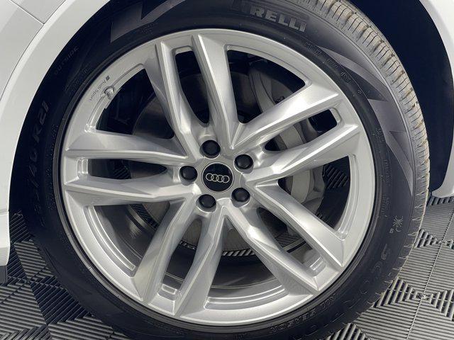 new 2025 Audi Q7 car, priced at $76,295