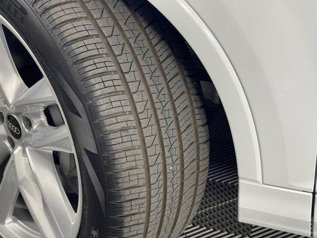 new 2025 Audi Q7 car, priced at $76,295