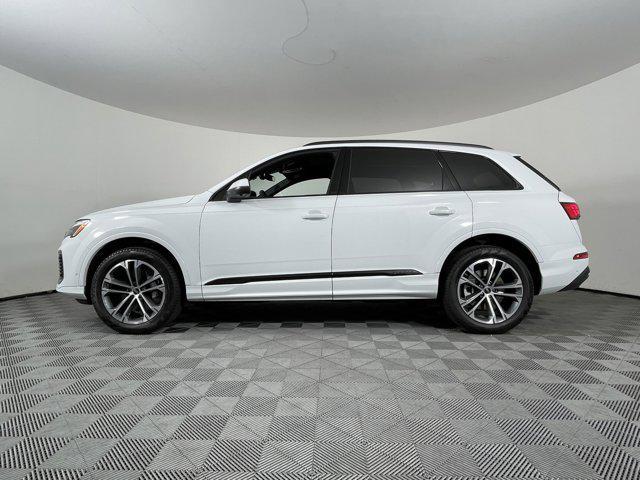 new 2025 Audi Q7 car, priced at $69,000