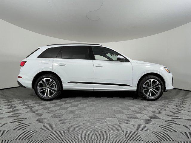 new 2025 Audi Q7 car, priced at $69,000