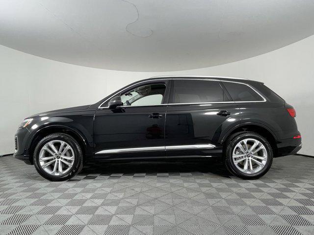 new 2025 Audi Q7 car, priced at $67,900