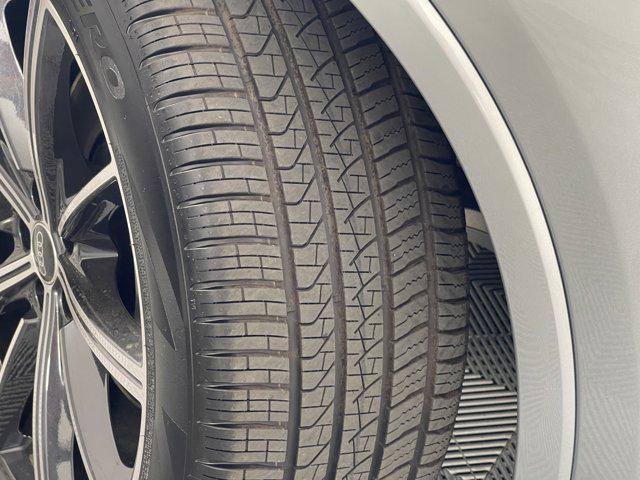 new 2025 Audi Q7 car, priced at $69,400