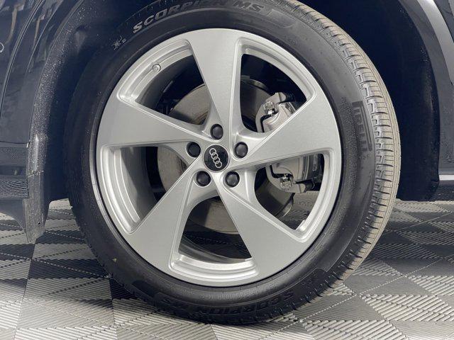 new 2025 Audi Q5 car, priced at $62,040