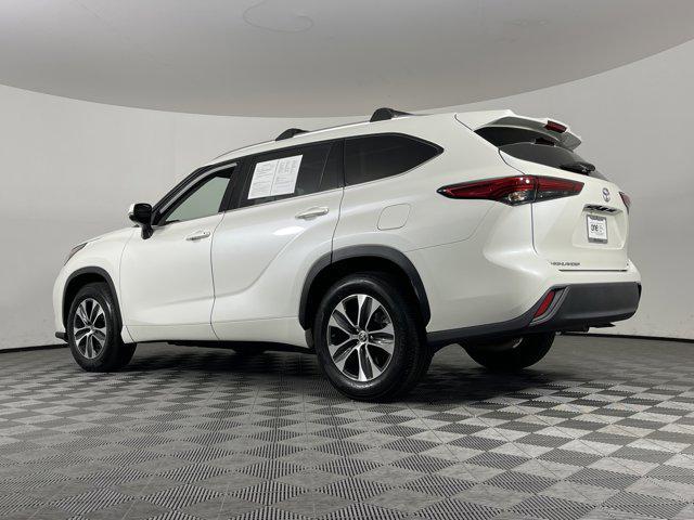 used 2021 Toyota Highlander car, priced at $27,488