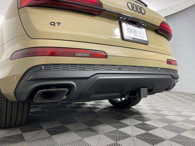 new 2025 Audi Q7 car, priced at $75,305