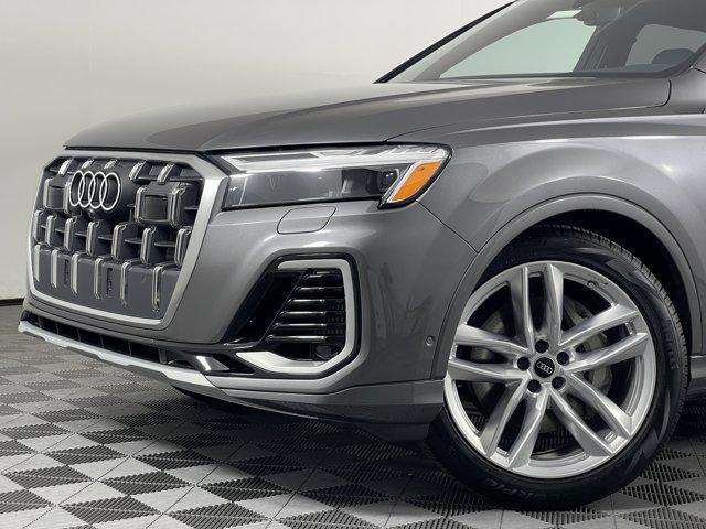 new 2025 Audi Q7 car, priced at $76,295