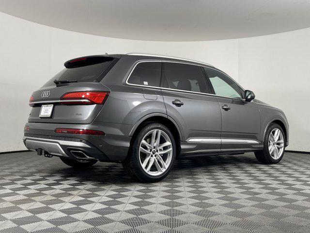 new 2025 Audi Q7 car, priced at $76,295