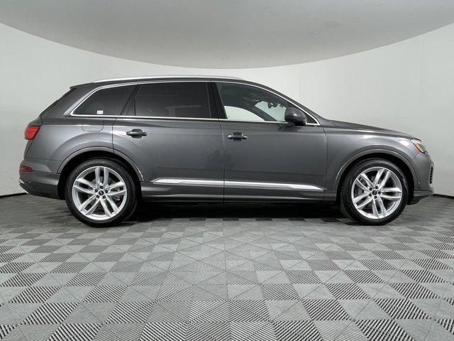 new 2025 Audi Q7 car, priced at $76,295