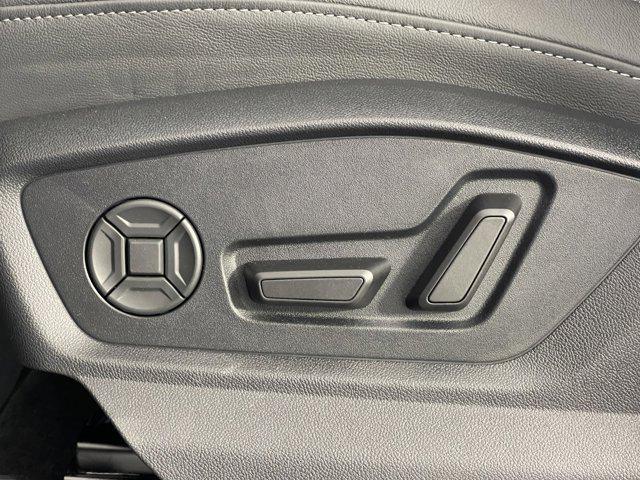 new 2025 Audi Q7 car, priced at $76,295