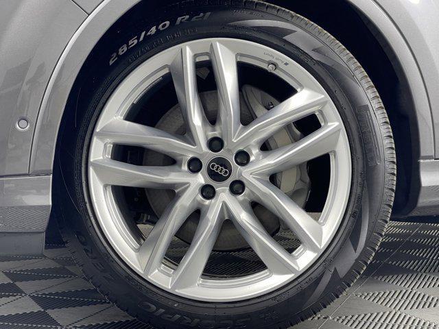 new 2025 Audi Q7 car, priced at $76,295