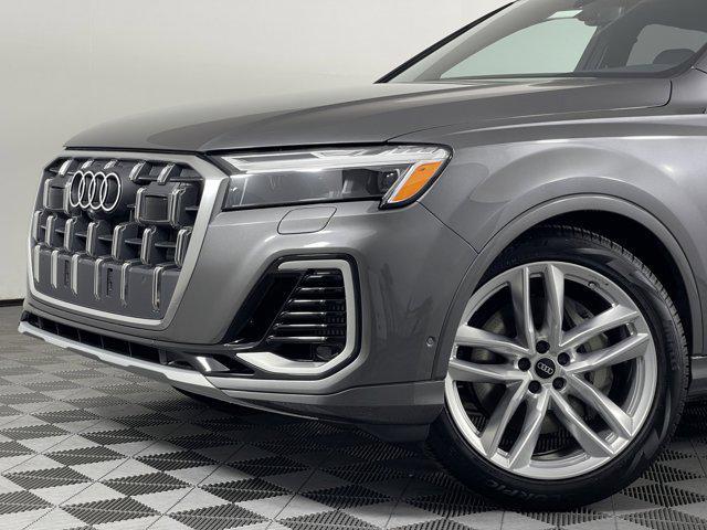 new 2025 Audi Q7 car, priced at $76,295