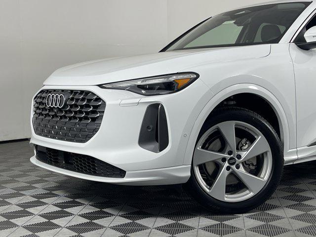 new 2025 Audi Q5 car, priced at $60,440