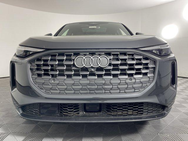 new 2025 Audi Q5 car, priced at $60,975
