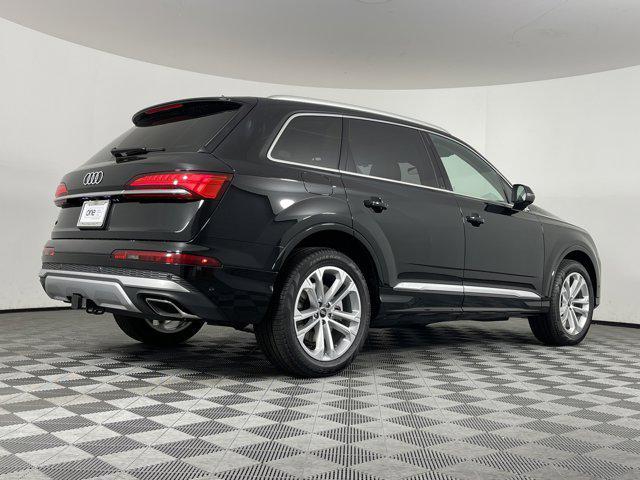 new 2025 Audi Q7 car, priced at $67,900