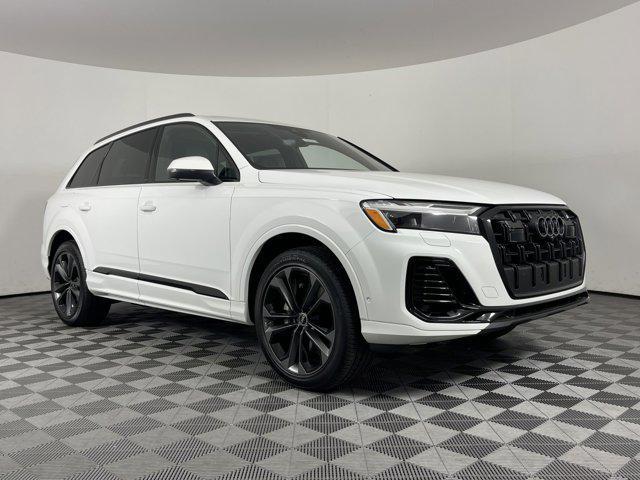 new 2025 Audi Q7 car, priced at $74,195