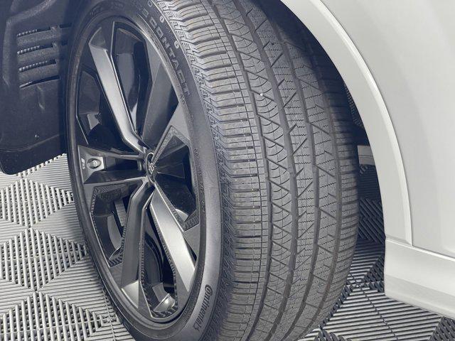 new 2025 Audi Q7 car, priced at $74,195