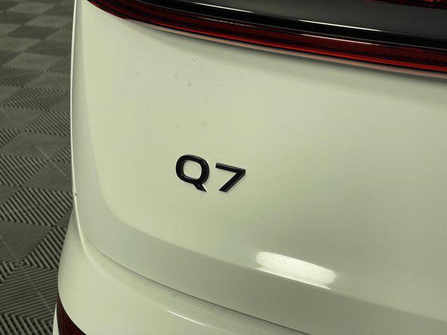 new 2025 Audi Q7 car, priced at $74,195