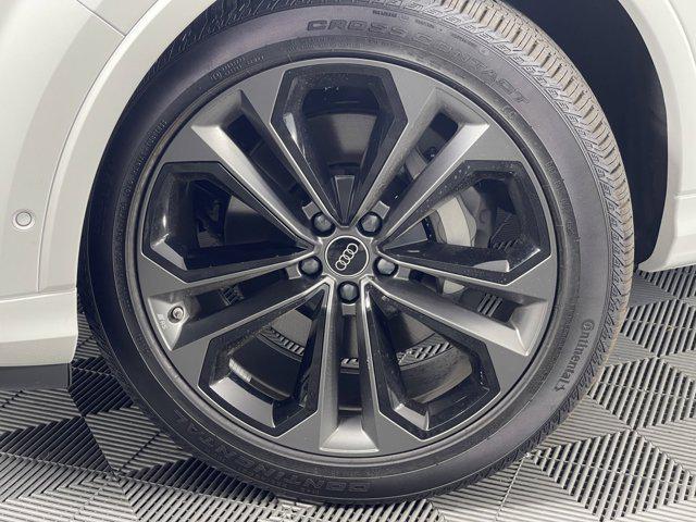 new 2025 Audi Q7 car, priced at $74,195