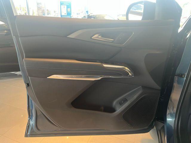new 2025 Chevrolet Traverse car, priced at $43,120