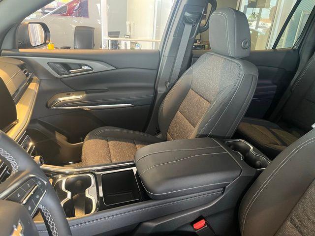 new 2025 Chevrolet Traverse car, priced at $43,120