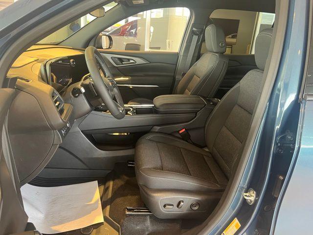 new 2025 Chevrolet Traverse car, priced at $43,120