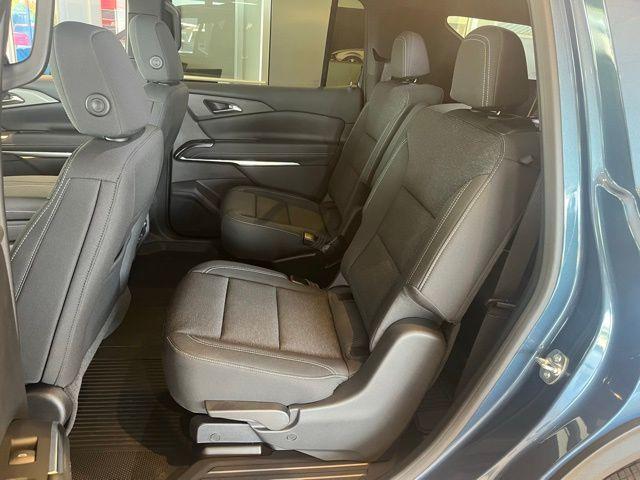 new 2025 Chevrolet Traverse car, priced at $43,120