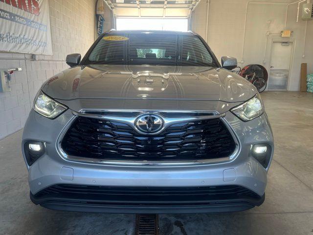 used 2023 Toyota Highlander car, priced at $43,999
