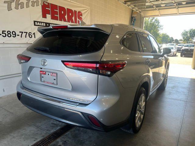used 2023 Toyota Highlander car, priced at $43,999