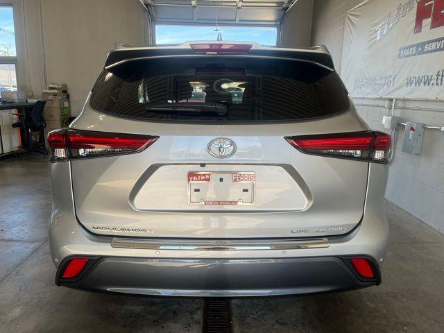 used 2023 Toyota Highlander car, priced at $43,999