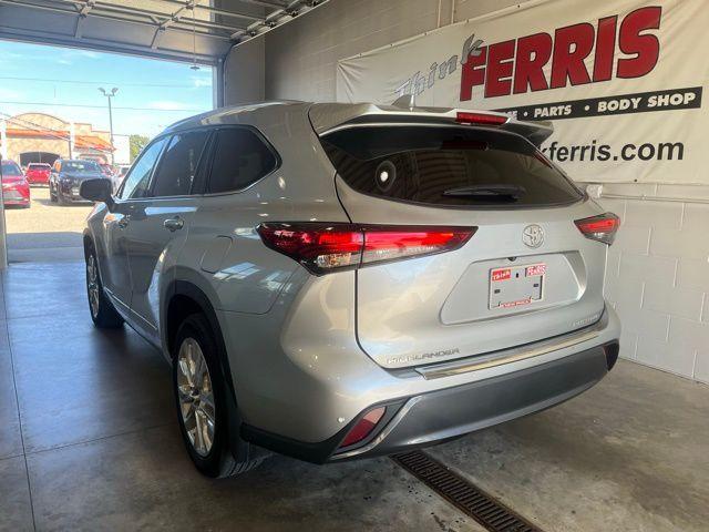 used 2023 Toyota Highlander car, priced at $43,999