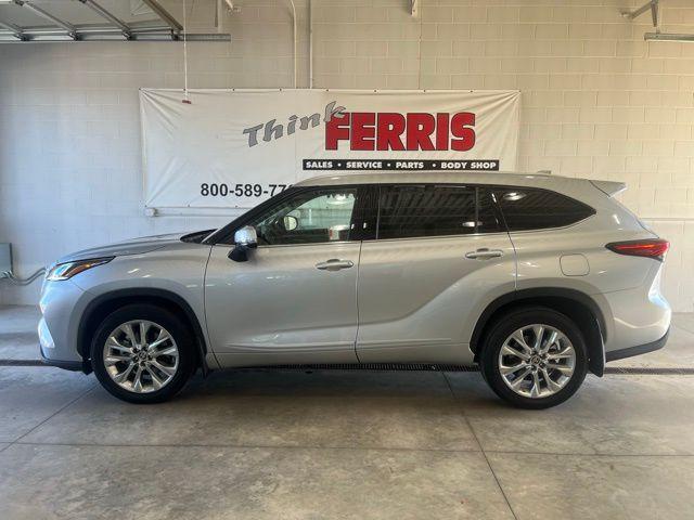 used 2023 Toyota Highlander car, priced at $43,999