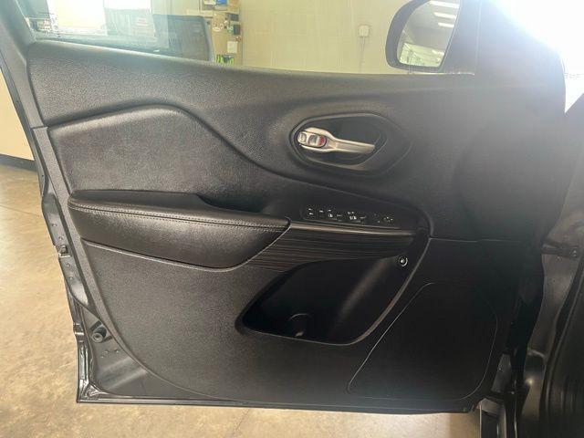 used 2016 Jeep Cherokee car, priced at $13,438