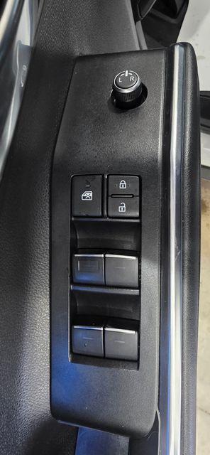 used 2021 Toyota Highlander car, priced at $32,395