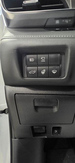 used 2021 Toyota Highlander car, priced at $32,395