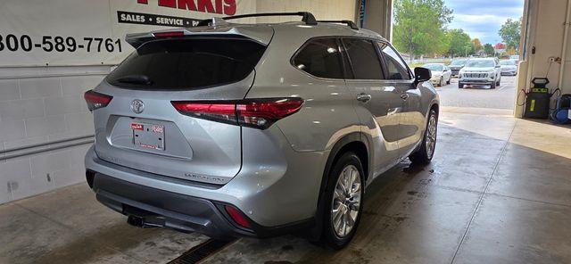 used 2021 Toyota Highlander car, priced at $32,395