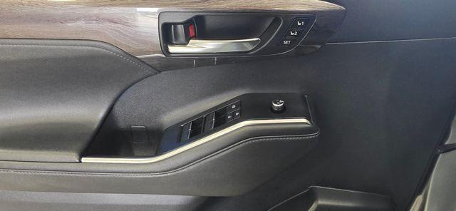 used 2021 Toyota Highlander car, priced at $32,395