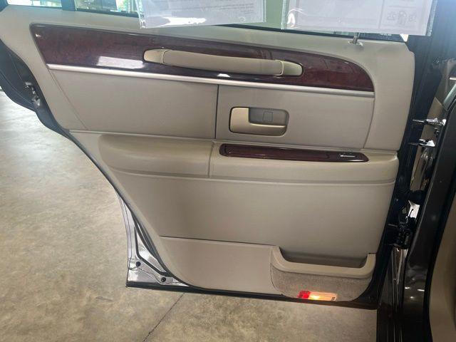 used 2005 Lincoln Town Car car, priced at $7,500