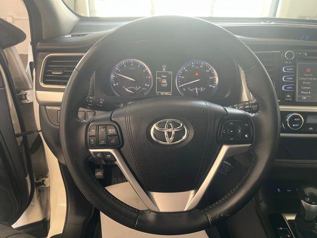 used 2016 Toyota Highlander car, priced at $20,293