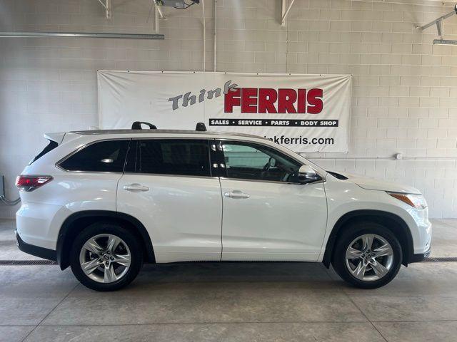 used 2016 Toyota Highlander car, priced at $20,293
