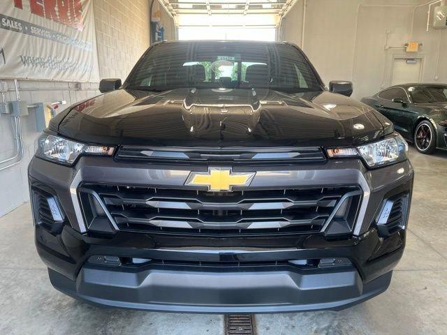 new 2025 Chevrolet Colorado car, priced at $40,155
