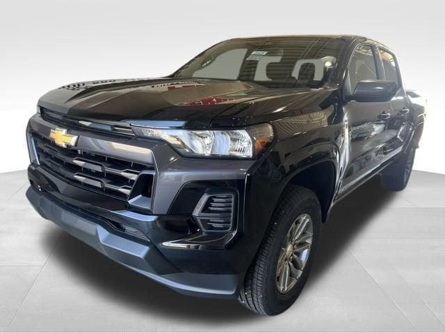 new 2025 Chevrolet Colorado car, priced at $39,155
