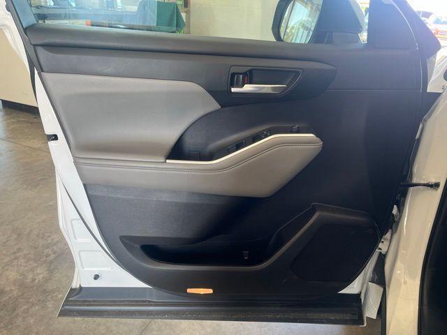 used 2022 Toyota Highlander car, priced at $36,000