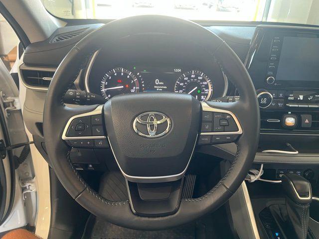 used 2022 Toyota Highlander car, priced at $36,000